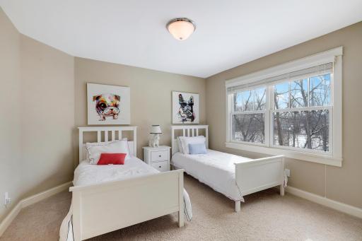 280 Ridgeview Drive E, Wayzata, MN 55391