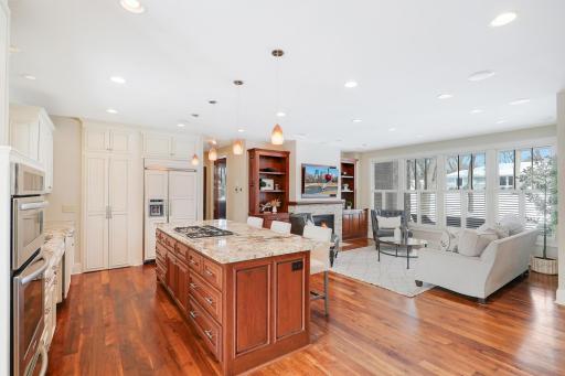 280 Ridgeview Drive E, Wayzata, MN 55391