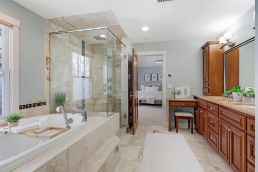 280 Ridgeview Drive E, Wayzata, MN 55391