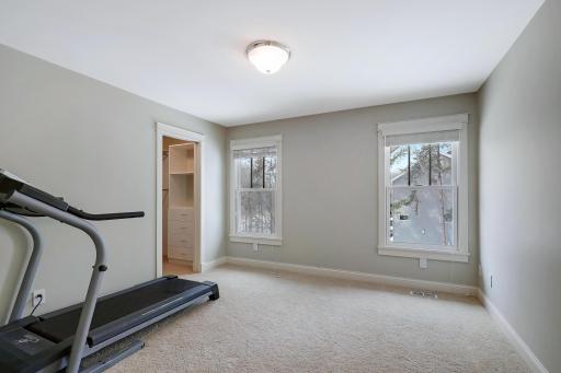 280 Ridgeview Drive E, Wayzata, MN 55391