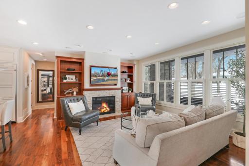 280 Ridgeview Drive E, Wayzata, MN 55391