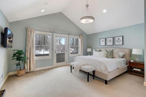 280 Ridgeview Drive E, Wayzata, MN 55391