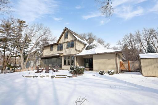 280 Ridgeview Drive E, Wayzata, MN 55391