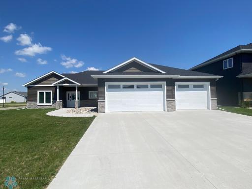 1579 Claire Drive S, Fargo, ND 58104