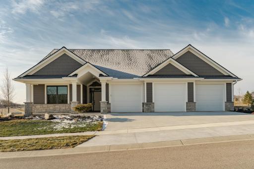 2608 Bentley Drive SW, Rochester, MN 55902