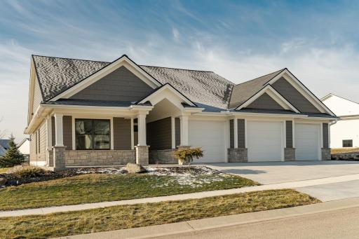 2608 Bentley Drive SW, Rochester, MN 55902