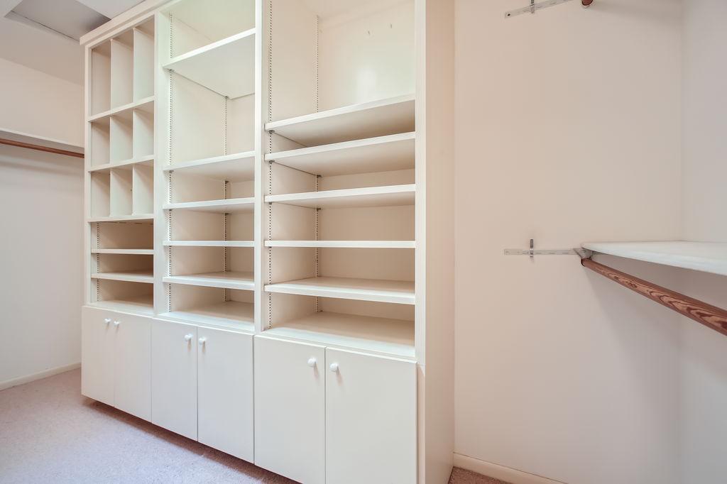 4860 Regents Walk - MLS Sized - 023 - 25 Primary Bedroom Closet.jpg