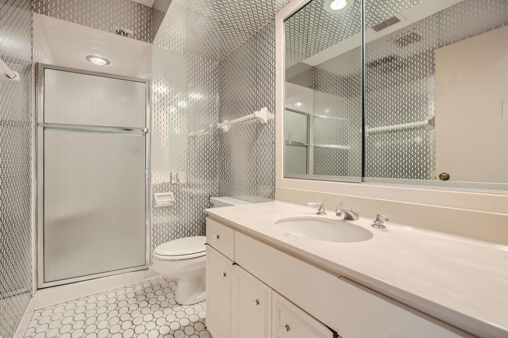 4860 Regents Walk - MLS Sized - 024 - 26 Bathroom.jpg