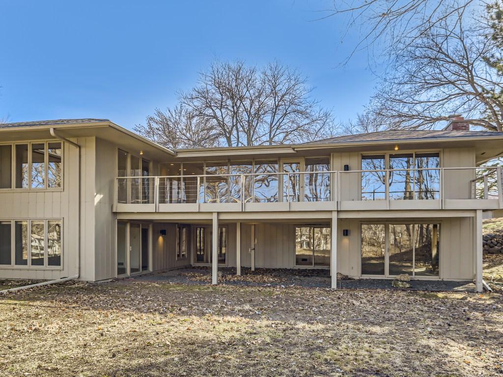 53 Exterior Rear.jpg