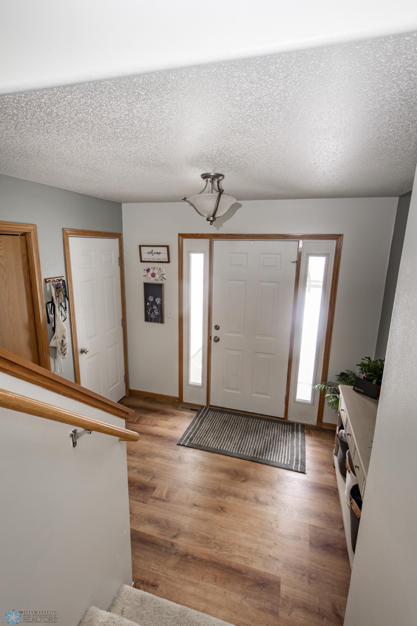 Spacious entryway