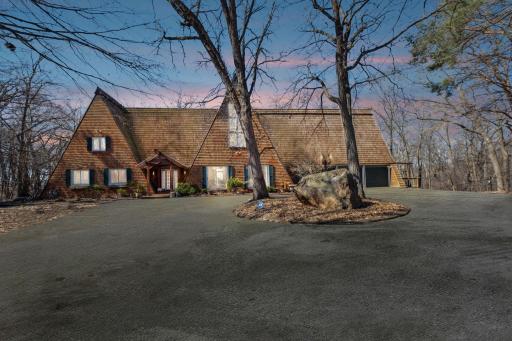 700 Hillside Drive, Wayzata, MN 55391