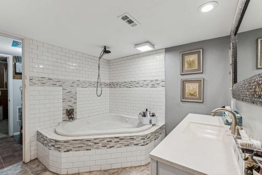700 Hillside Drive, Wayzata, MN 55391
