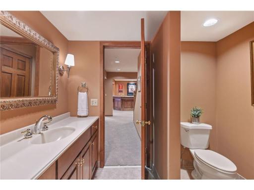 6321 Interlachen Boulevard, Edina, MN 55436