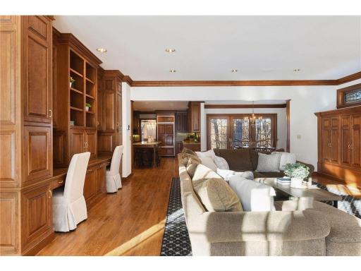 6321 Interlachen Boulevard, Edina, MN 55436