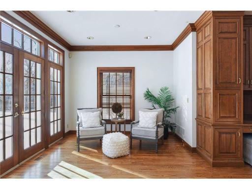 6321 Interlachen Boulevard, Edina, MN 55436
