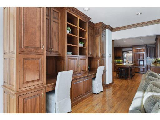 6321 Interlachen Boulevard, Edina, MN 55436