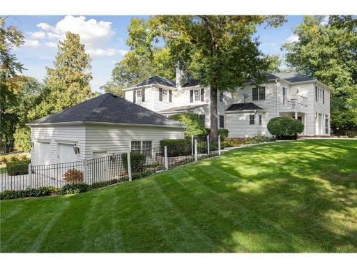 6321 Interlachen Boulevard, Edina, MN 55436