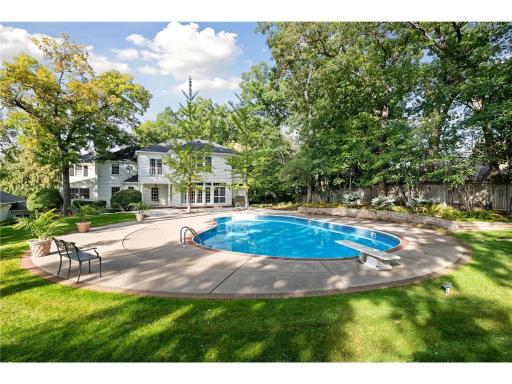6321 Interlachen Boulevard, Edina, MN 55436