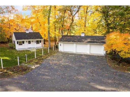 6321 Interlachen Boulevard, Edina, MN 55436