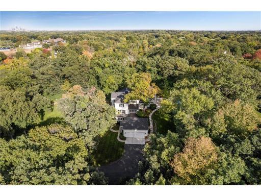 6321 Interlachen Boulevard, Edina, MN 55436