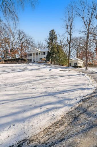 6321 Interlachen Boulevard, Edina, MN 55436