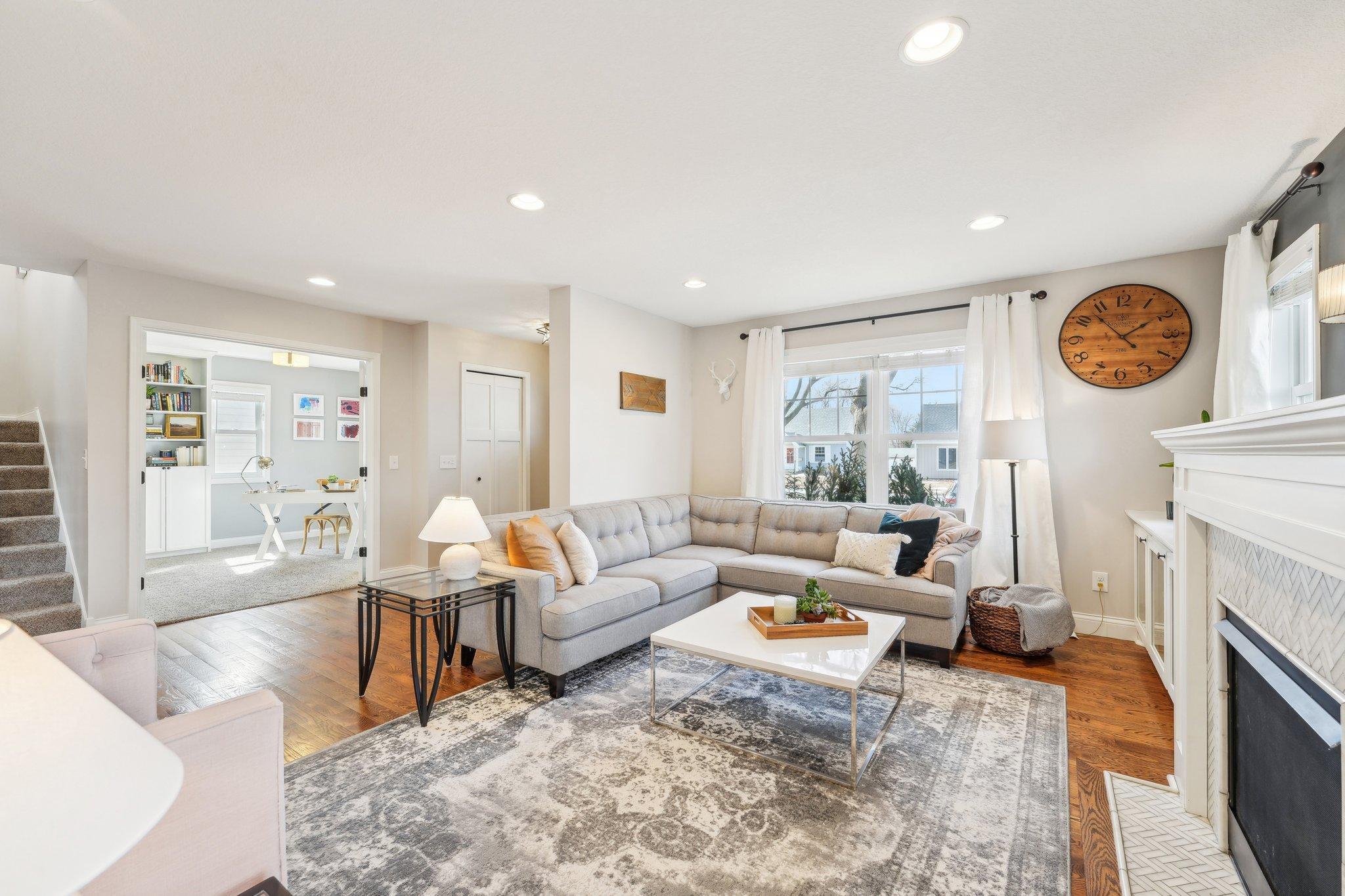 The living room, opposite view.