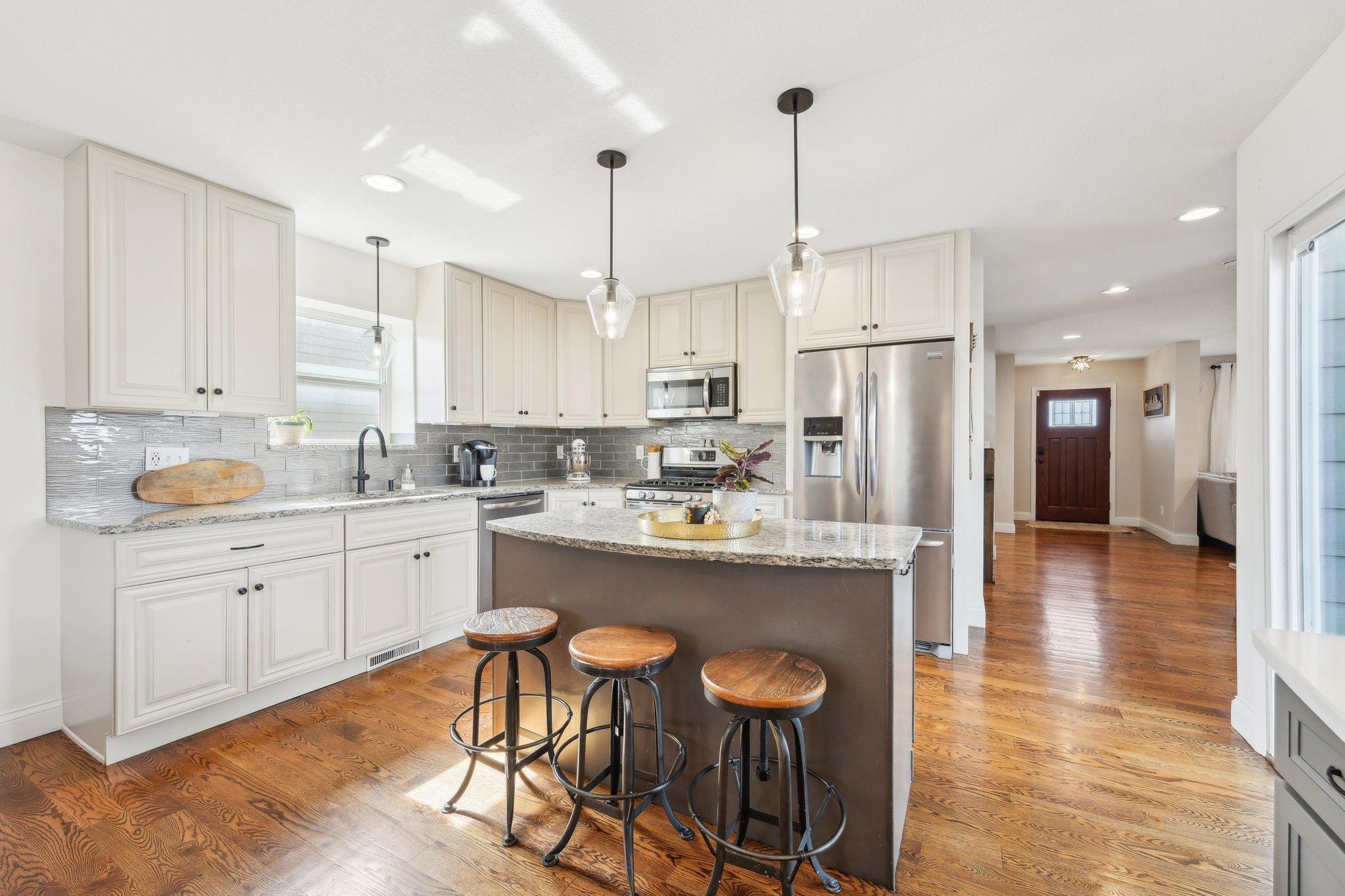 Beautiful gourmet kitchen!