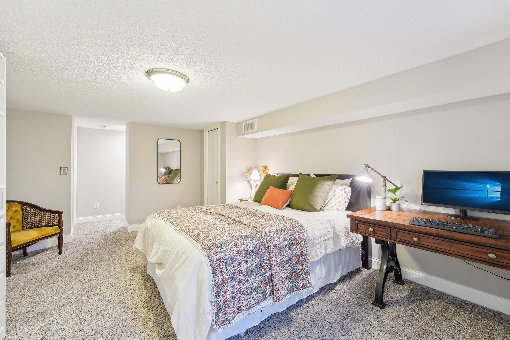 5th bedroom opposite view.