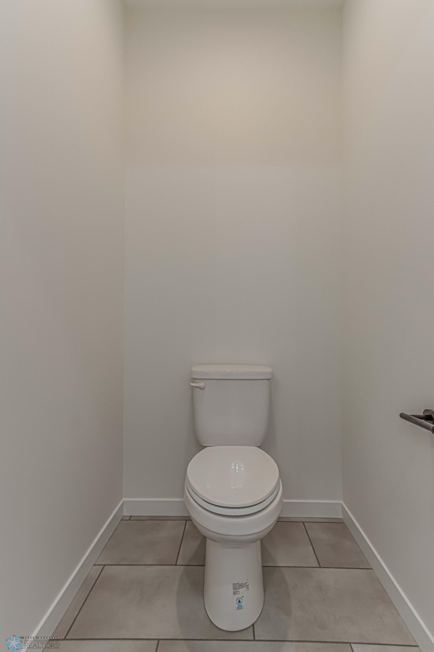 7369 29th St S, Fargo, ND-14.jpg