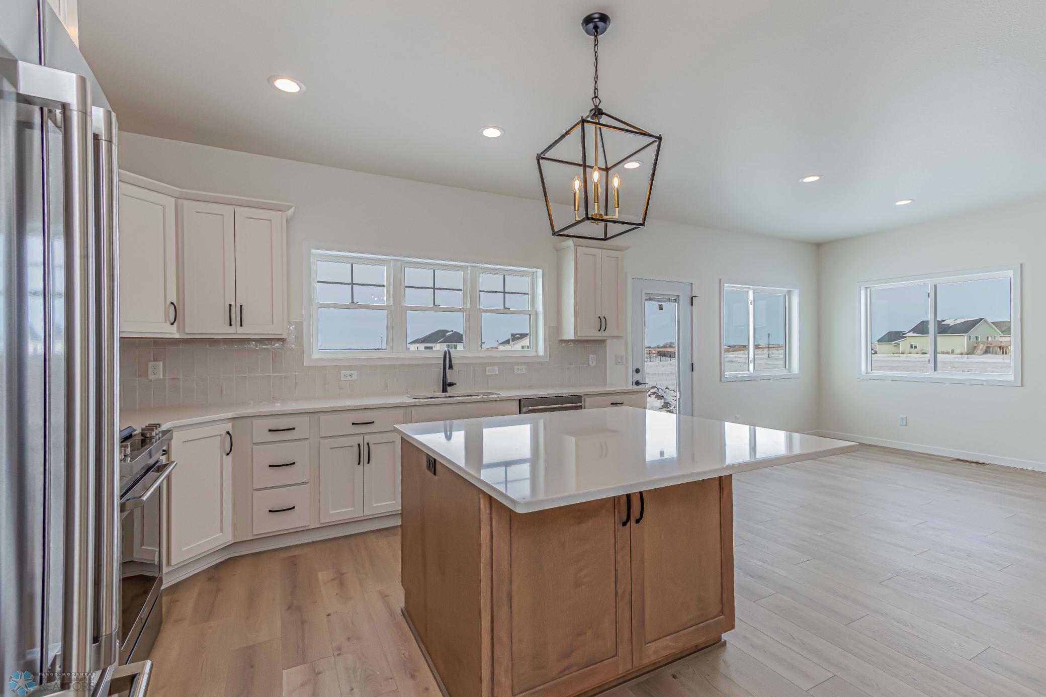 7369 29th St S, Fargo, ND-18.jpg