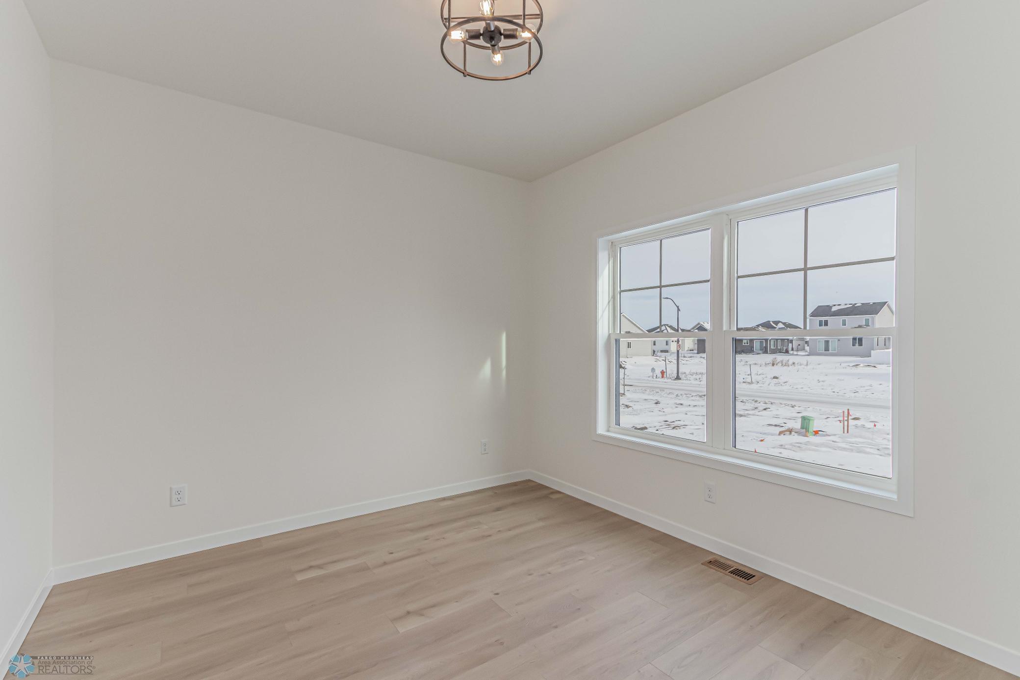 7369 29th St S, Fargo, ND-2.jpg