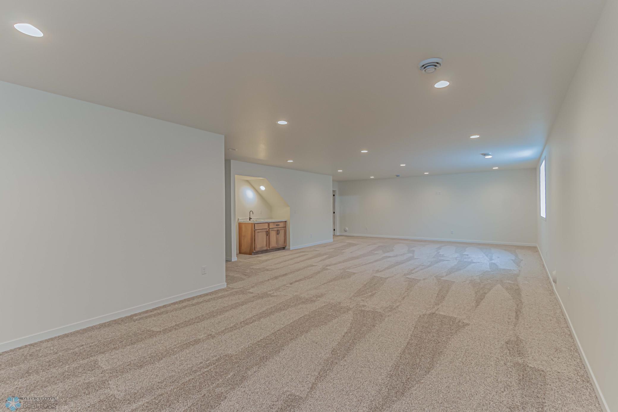 7369 29th St S, Fargo, ND-32.jpg