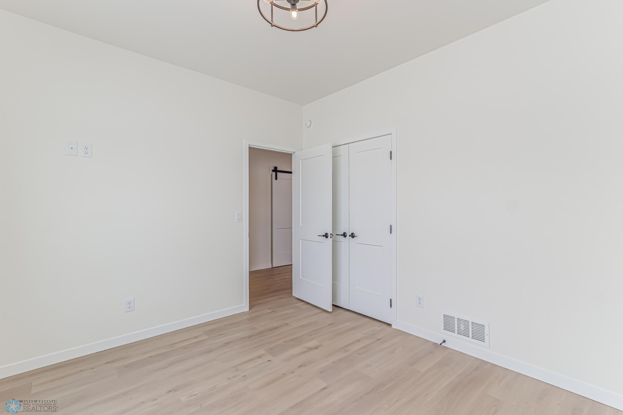 7369 29th St S, Fargo, ND-3.jpg