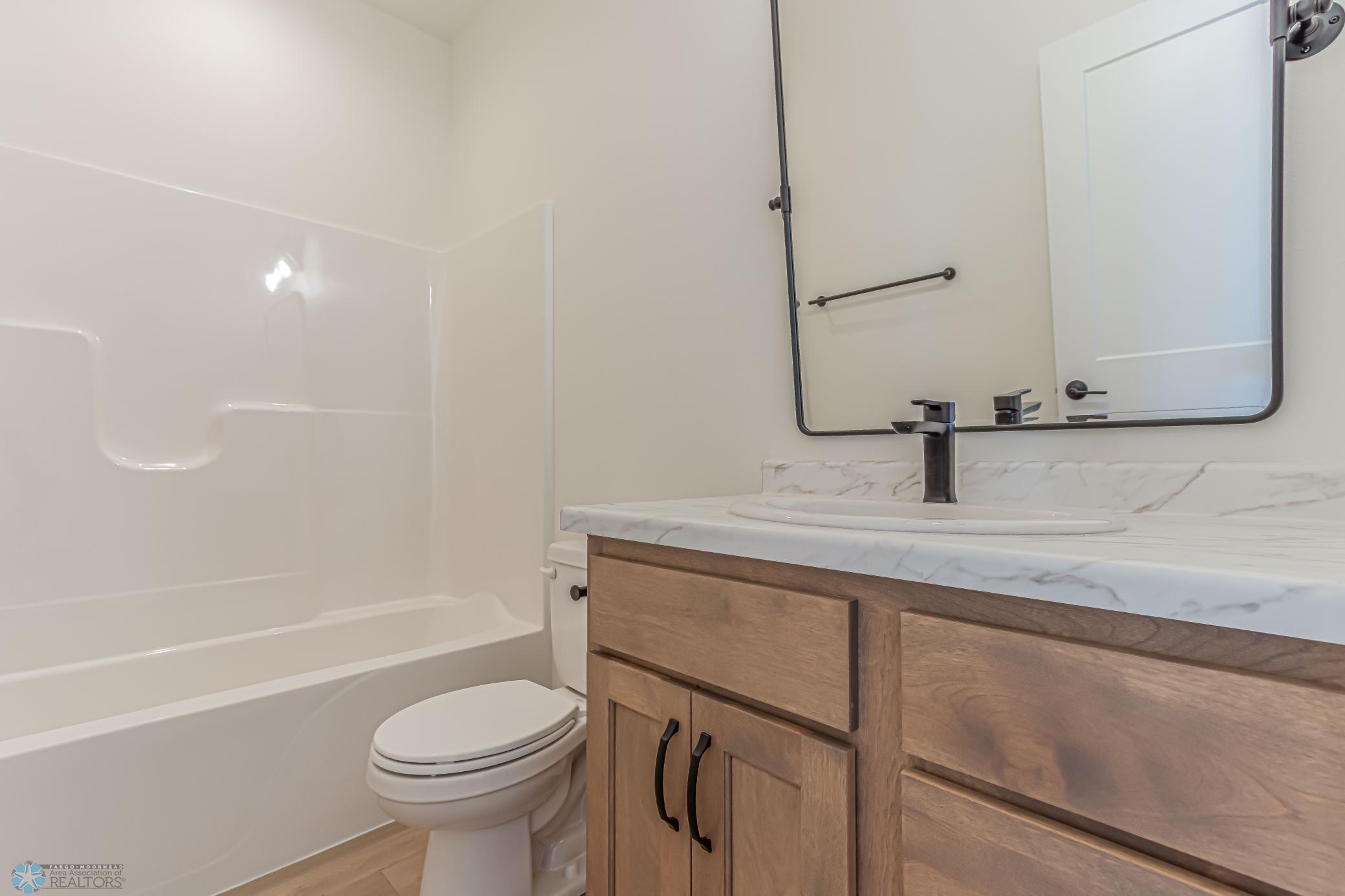 7369 29th St S, Fargo, ND-6.jpg