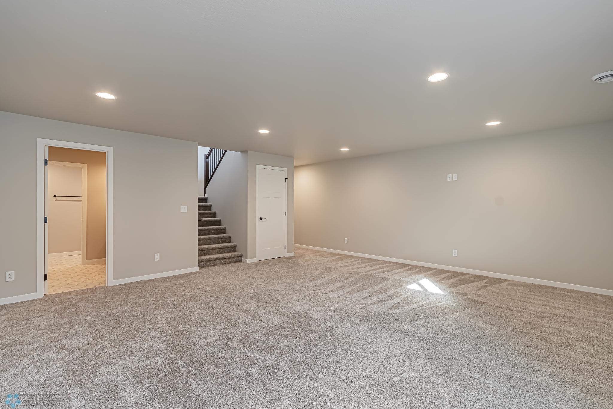 5873 Ellis Drive W, West Fargo, ND 58103-33.jpg