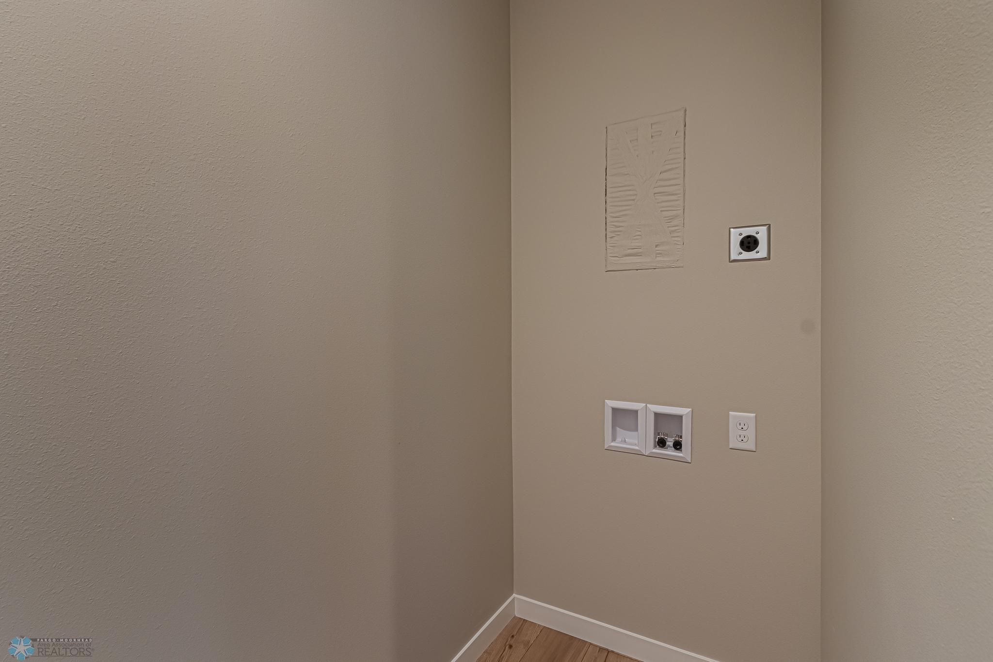 5873 Ellis Drive W, West Fargo, ND 58103-07.jpg