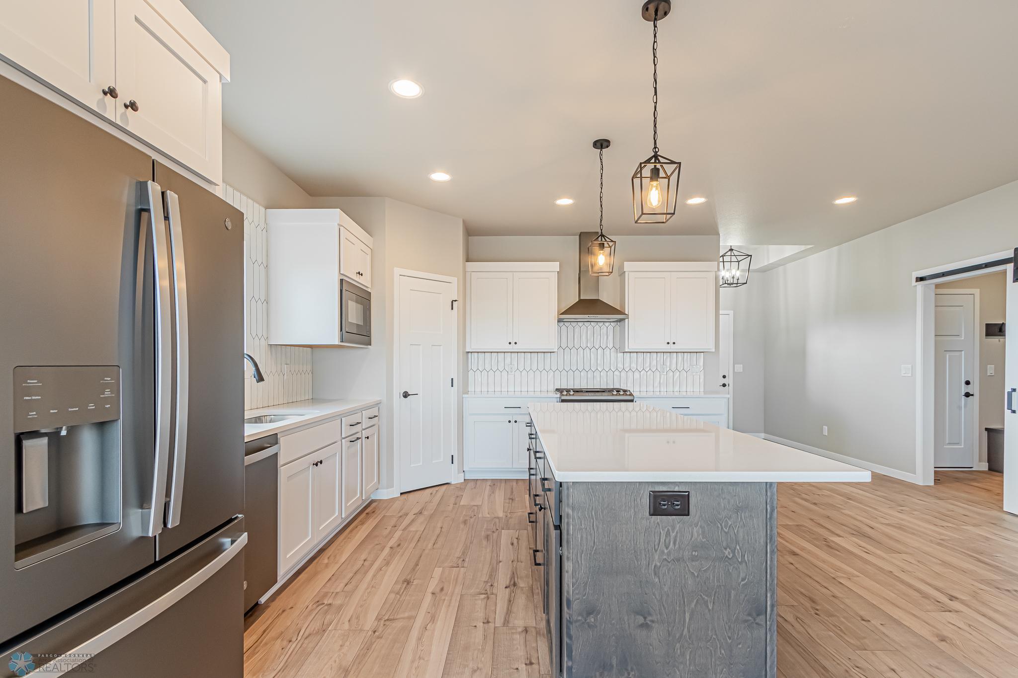 5873 Ellis Drive W, West Fargo, ND 58103-15.jpg