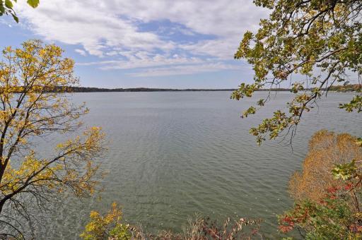 Gorgeous Gorgeous water right out your door.