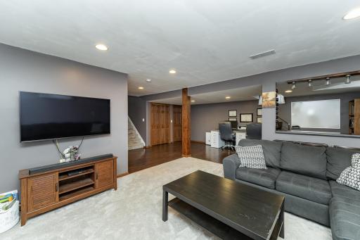 1951 42nd Street NW, Rochester, MN 55901
