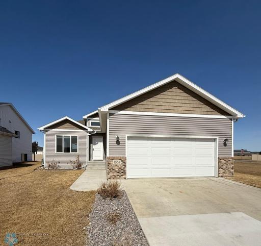 1006 Albert Drive W, West Fargo, ND 58078