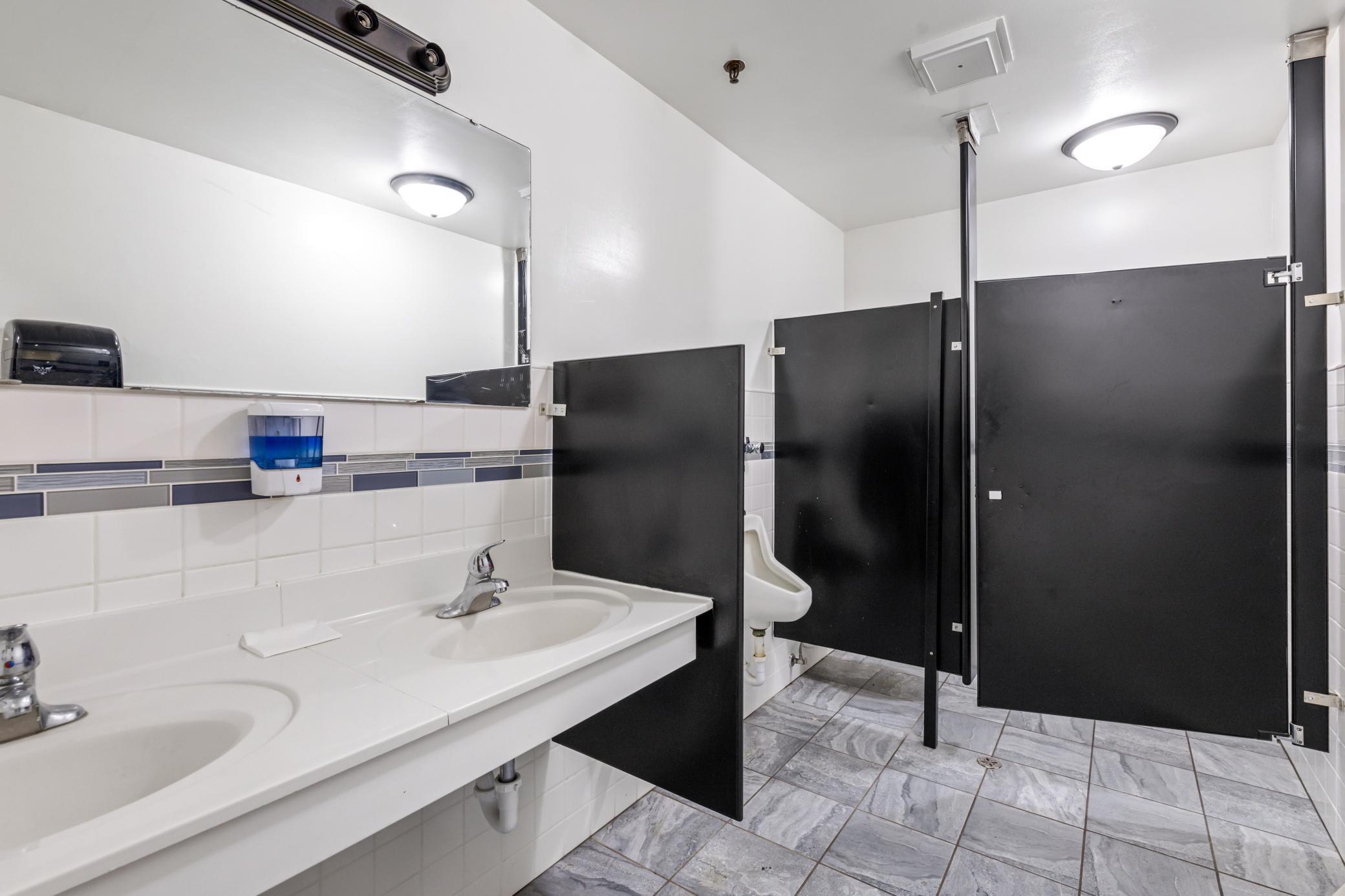 401 Rolling View Dr (23).jpg