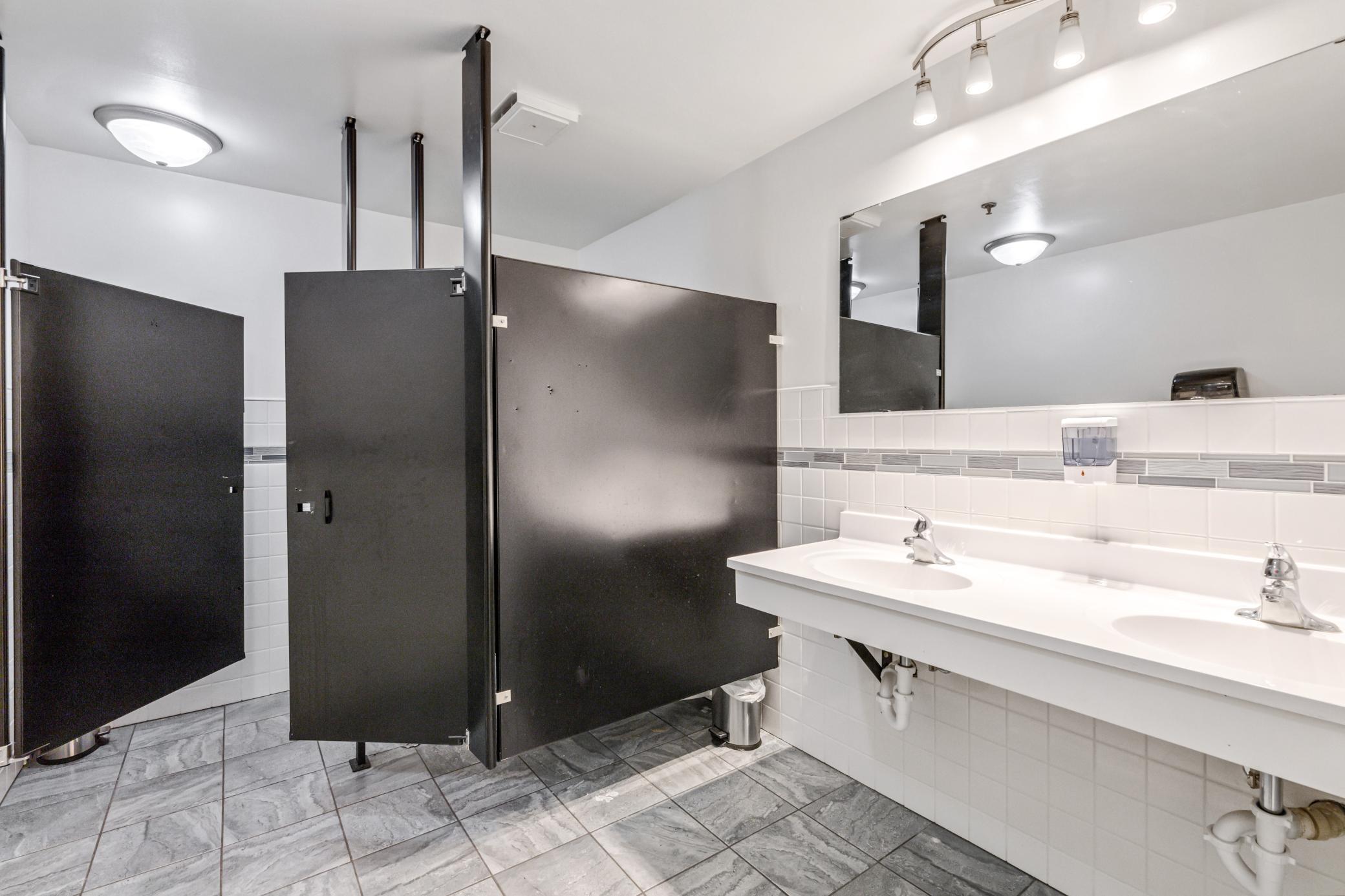 401 Rolling View Dr (24).jpg