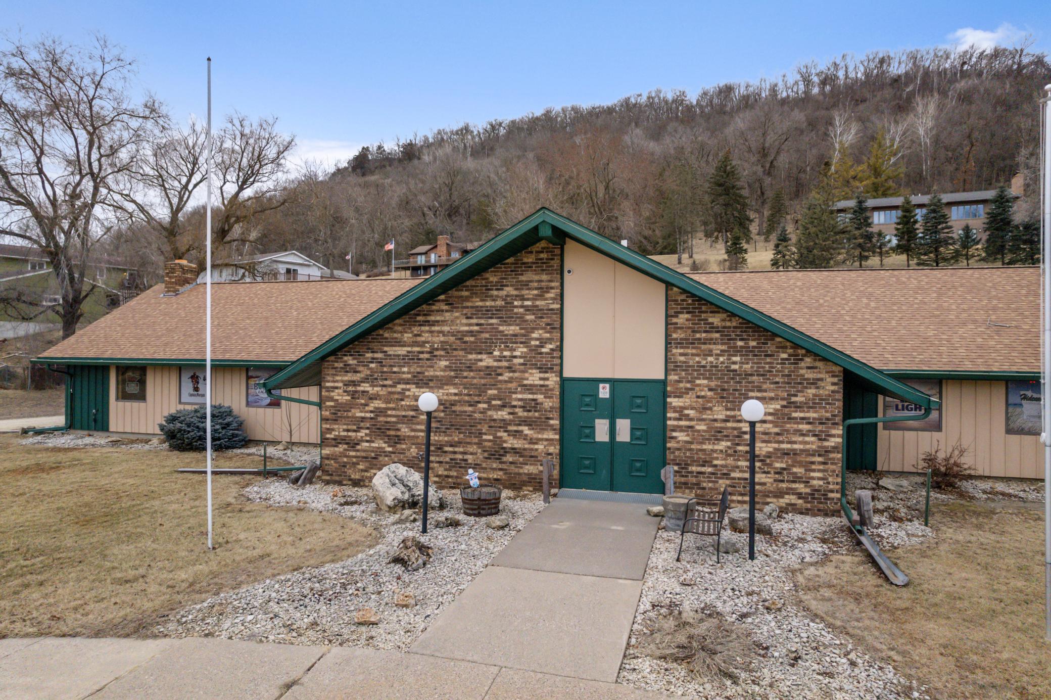 401 Rolling View Dr (1).jpg