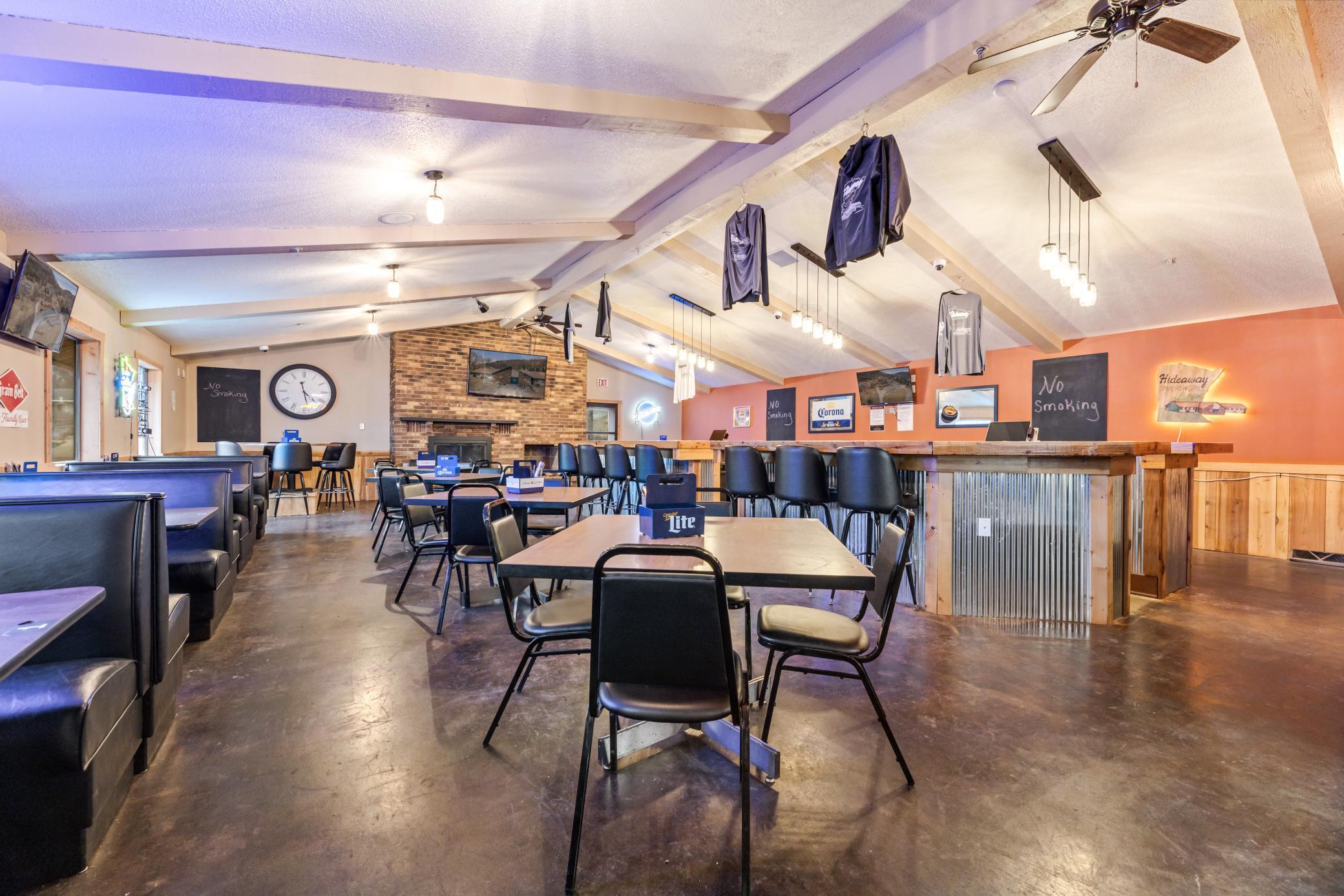 401 Rolling View Dr (4).jpg