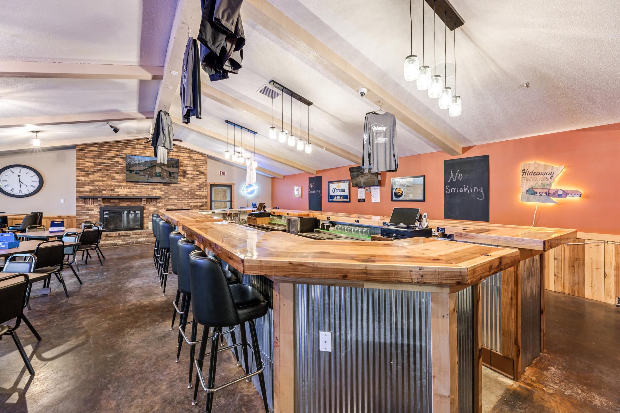 401 Rolling View Dr (3).jpg