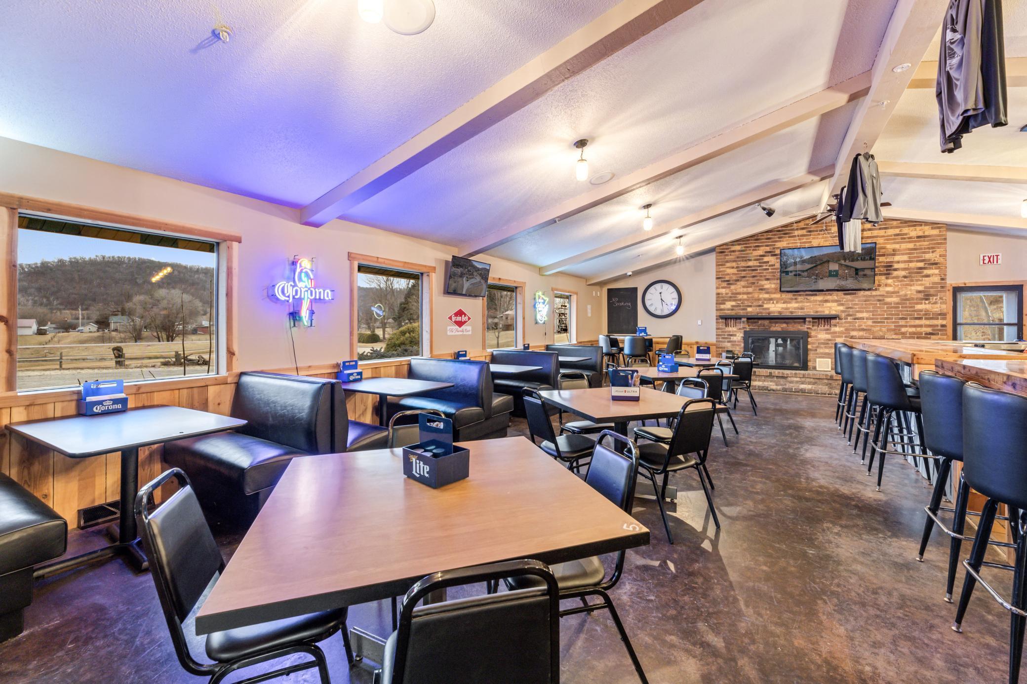 401 Rolling View Dr (5).jpg