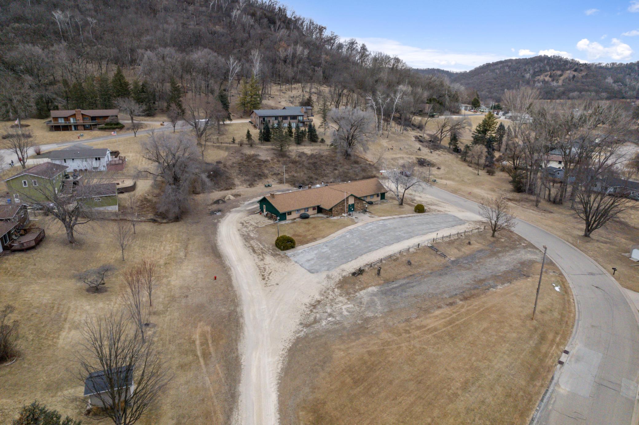 401 Rolling View Dr (2).jpg