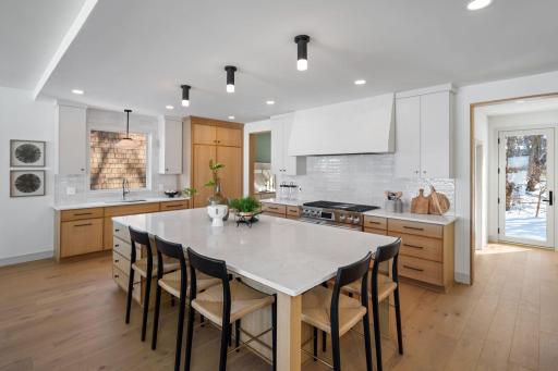 3359 Crystal Bay Road, Wayzata, MN 55391