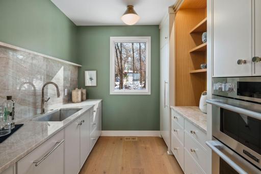 3359 Crystal Bay Road, Wayzata, MN 55391