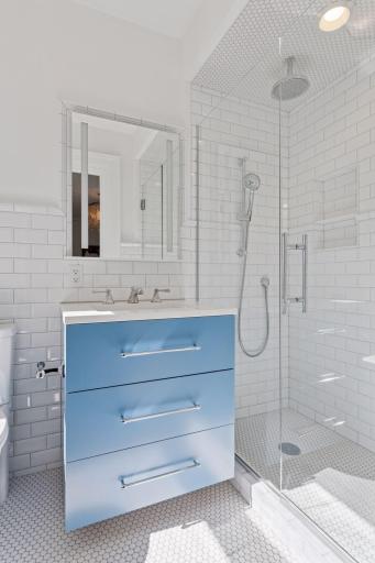 1700 Dupont Avenue S, Minneapolis, MN 55403